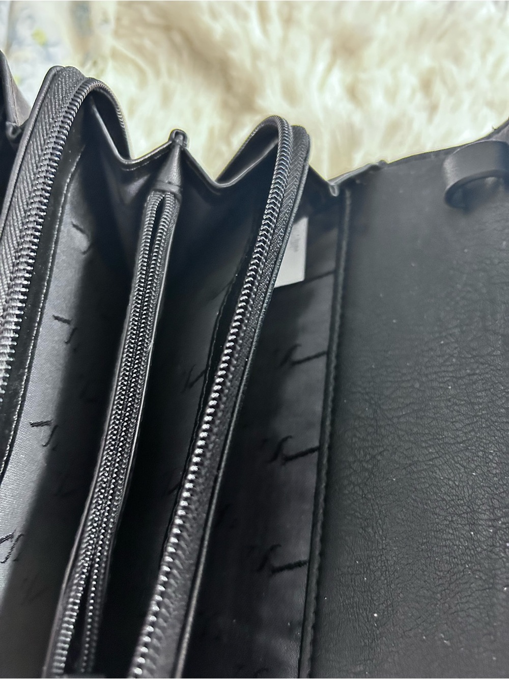 Vera Wang Black Women's Leather Wallet‎ Clutch - Compact Everyday Organizer - Picture 9 of 10